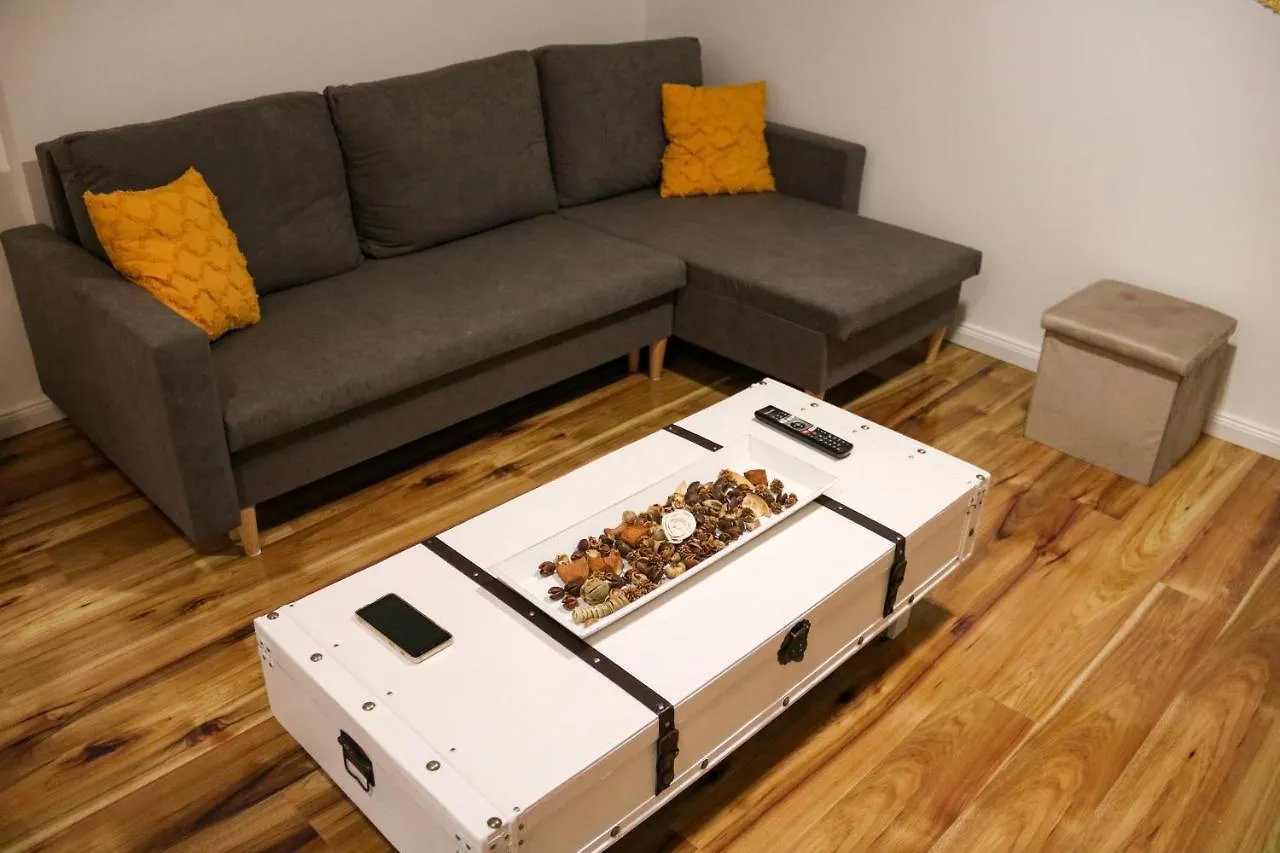 Budapest Avenue Apartment 0*,